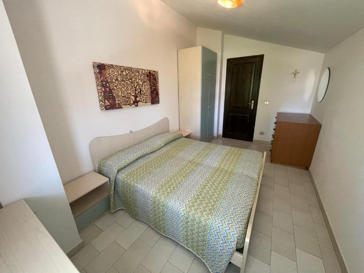 Vega Bilocale Con Piscina E Terrazza Apartment Caorle Luaran gambar